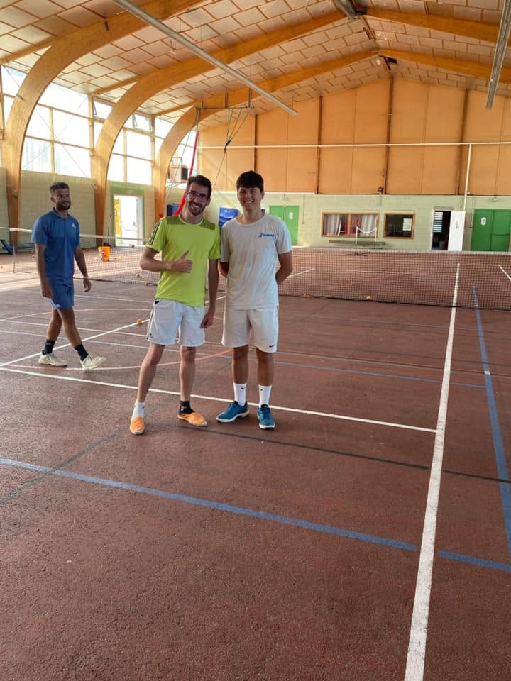 Court de tennis intérieur Vasles